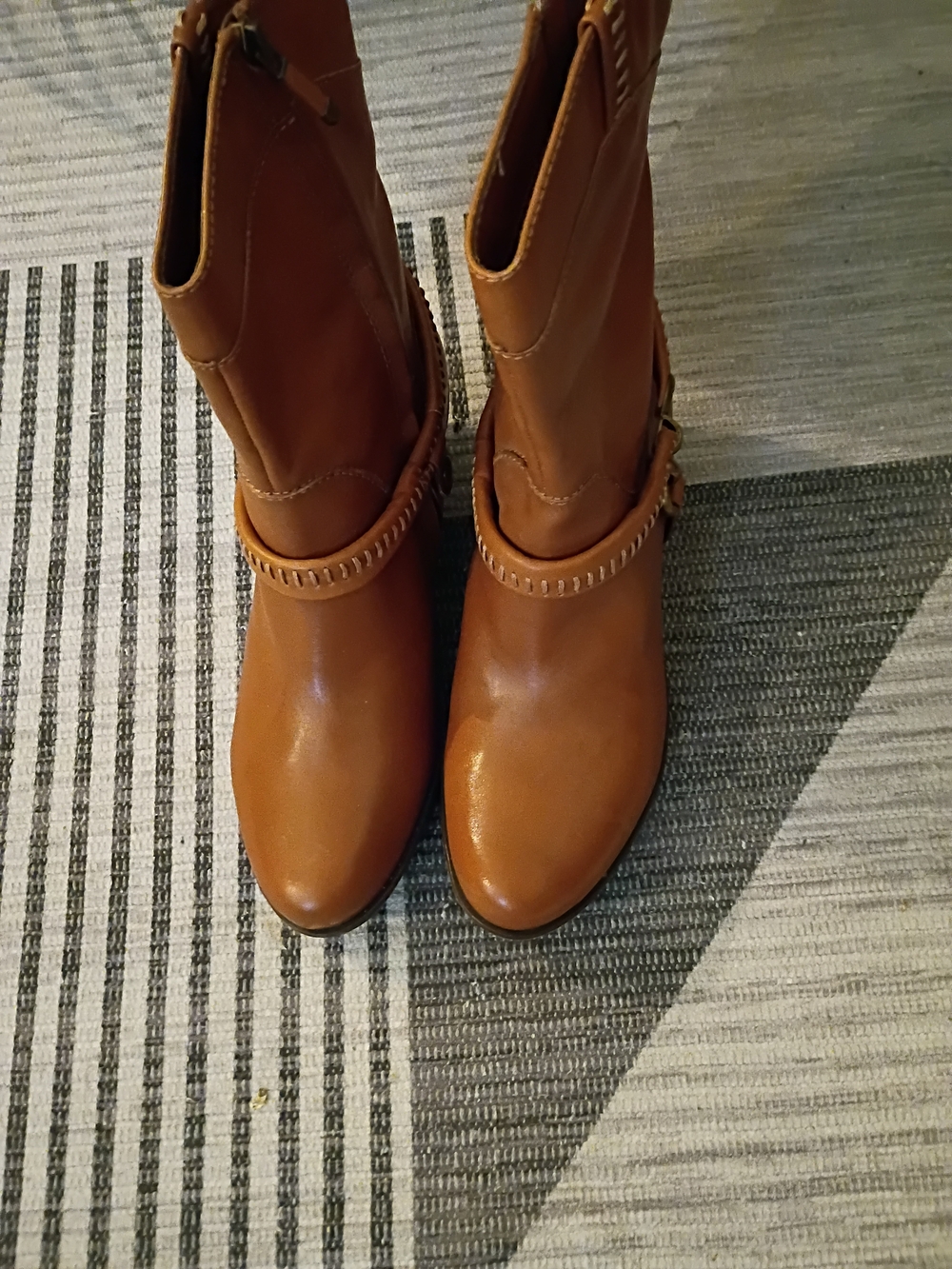 Women’s Tan  Leather Boots Size 8.5W
